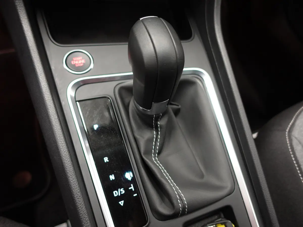 1.5 TSI Style DSG Business Intense Climate Control Cruise Control Navigatie Apple Carplay/Android Auto Virtual Cockpit Privacy Glass PDC VA Camera
