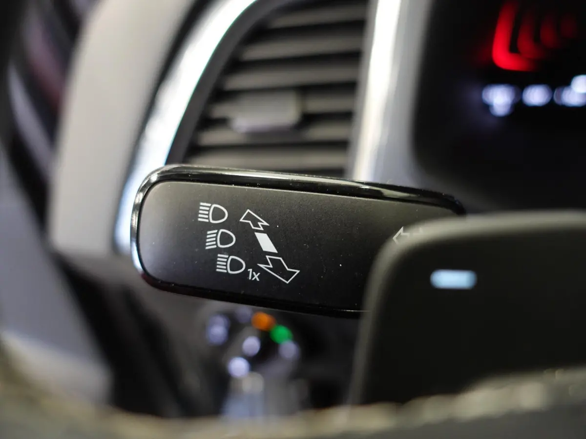 1.5 TSI Style DSG Business Intense Climate Control Cruise Control Navigatie Apple Carplay/Android Auto Virtual Cockpit Privacy Glass PDC VA Camera