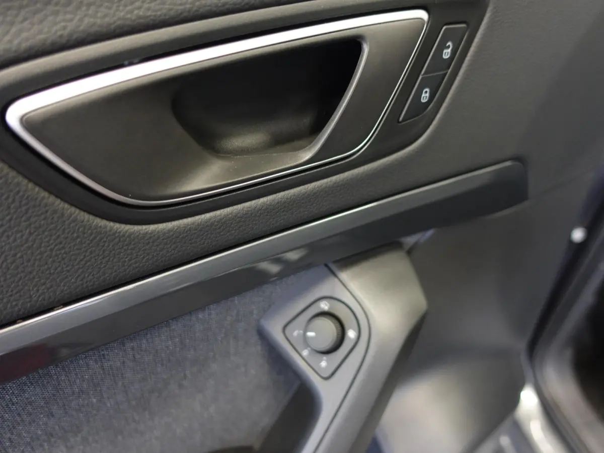 1.5 TSI Style DSG Business Intense Climate Control Cruise Control Navigatie Apple Carplay/Android Auto Virtual Cockpit Privacy Glass PDC VA Camera