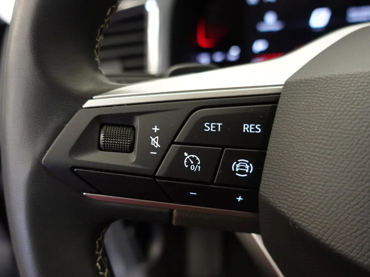 1.5 TSI Style DSG Business Intense Climate Control Cruise Control Navigatie Apple Carplay/Android Auto Virtual Cockpit Privacy Glass PDC VA Camera