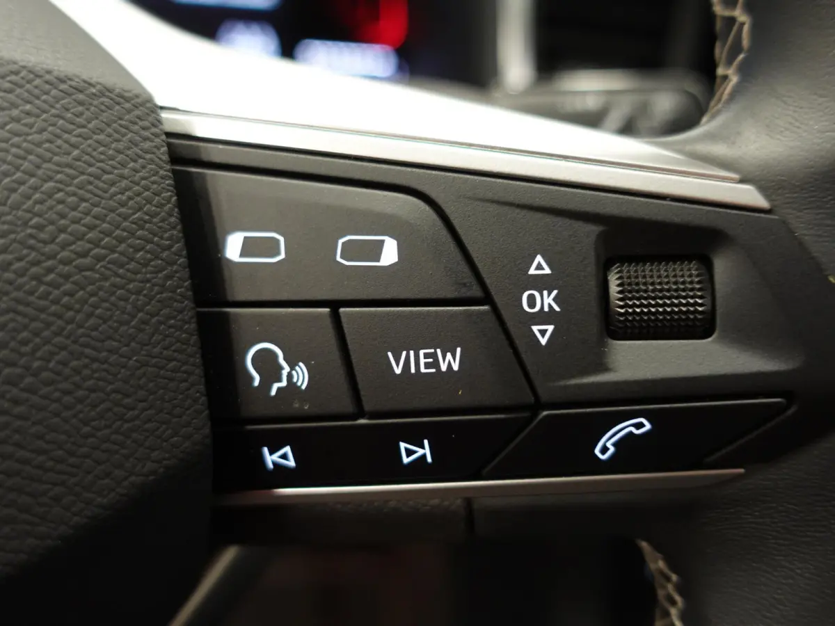 1.5 TSI Style DSG Business Intense Climate Control Cruise Control Navigatie Apple Carplay/Android Auto Virtual Cockpit Privacy Glass PDC VA Camera
