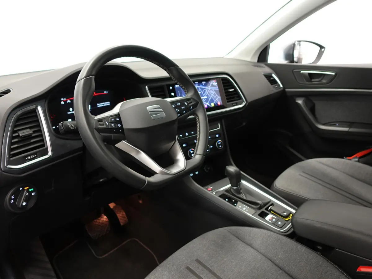 1.5 TSI Style DSG Business Intense Climate Control Cruise Control Navigatie Apple Carplay/Android Auto Virtual Cockpit Privacy Glass PDC VA Camera