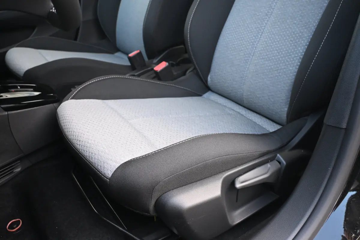 Edition 110pk Hybrid | Achteruitrijcamera | Navigatie By App | Cruise Control | Airco | !!