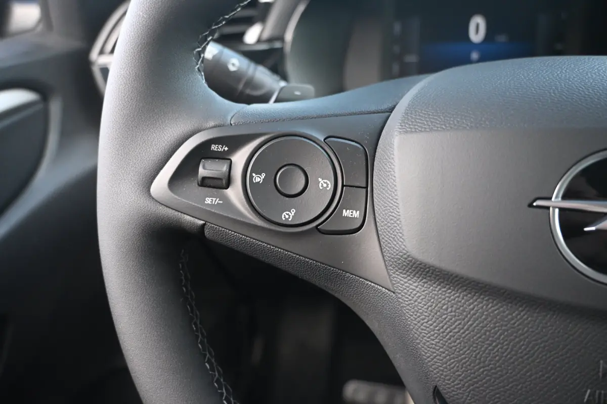 Edition 110pk Hybrid | Achteruitrijcamera | Navigatie By App | Cruise Control | Airco | !!
