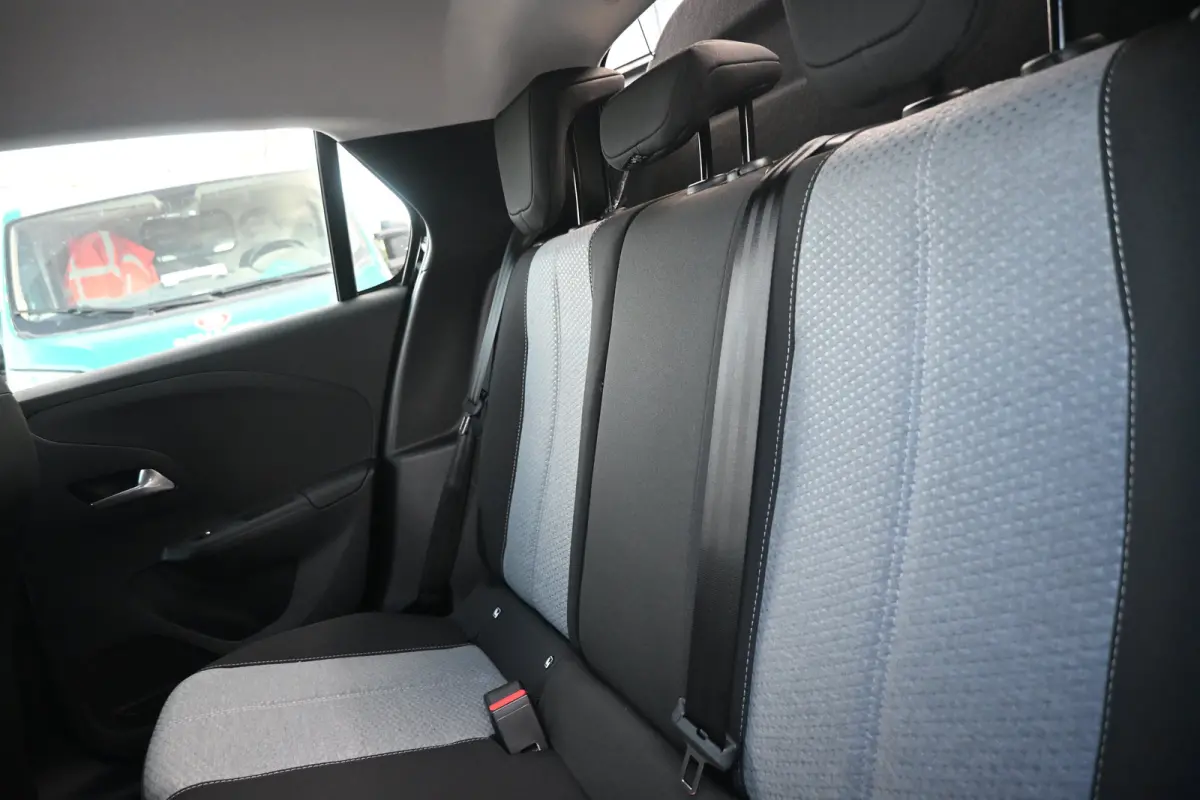 Edition 110pk Hybrid | Achteruitrijcamera | Navigatie By App | Cruise Control | Airco | !!