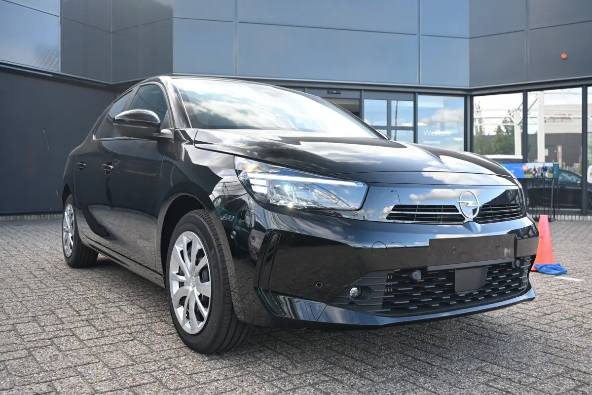 Edition 110pk Hybrid | Achteruitrijcamera | Navigatie By App | Cruise Control | Airco | !!