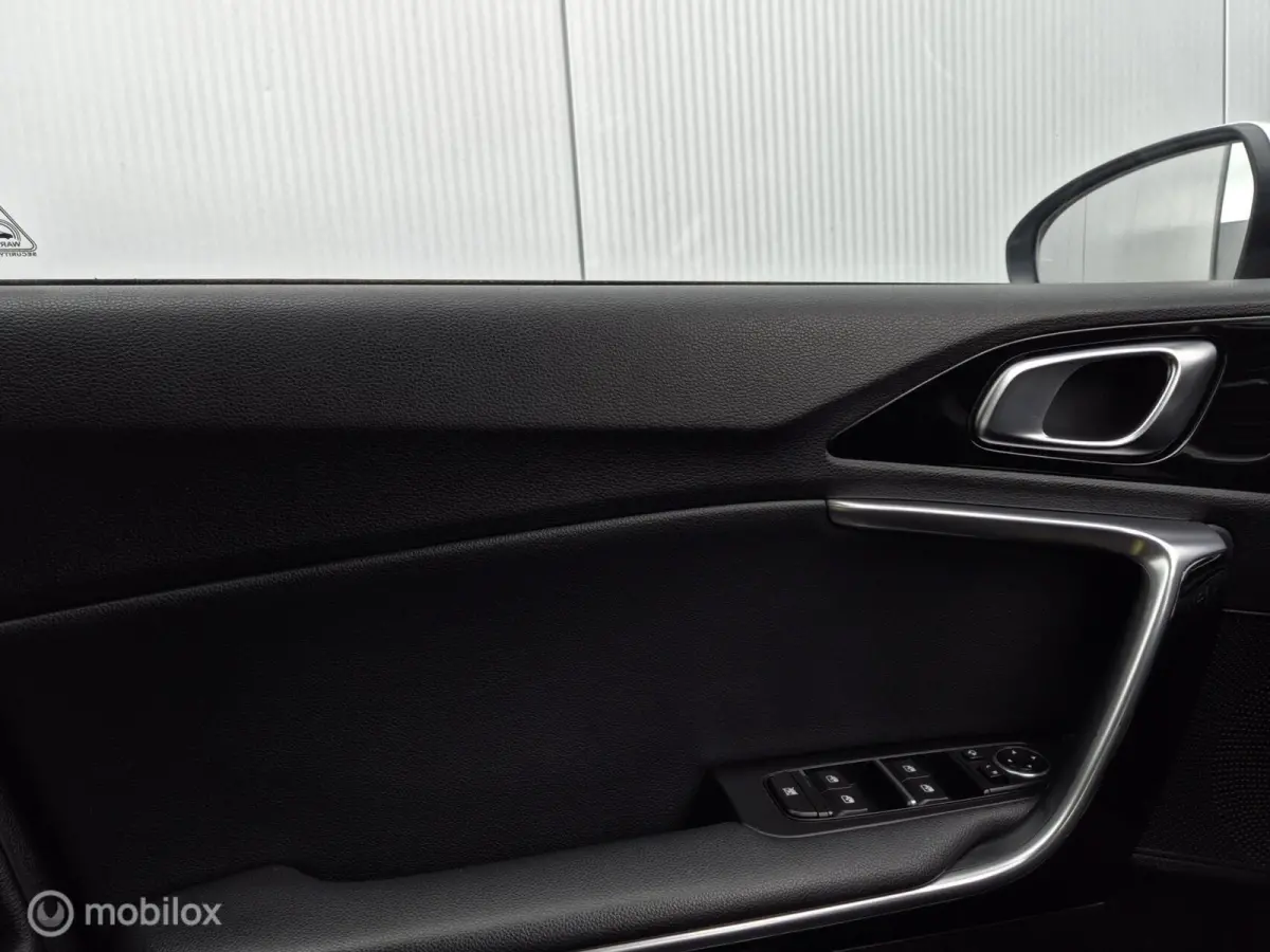 1.0 T-GDI DYNAMICPLUSLINE/CAMERA/KEYLESS/STOEL-STUURVERW/HALF-LEDER/16''LMV/CARPLAY/NAVI