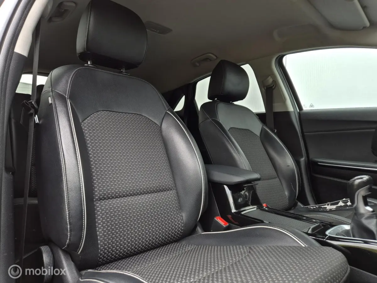 1.0 T-GDI DYNAMICPLUSLINE/CAMERA/KEYLESS/STOEL-STUURVERW/HALF-LEDER/16''LMV/CARPLAY/NAVI