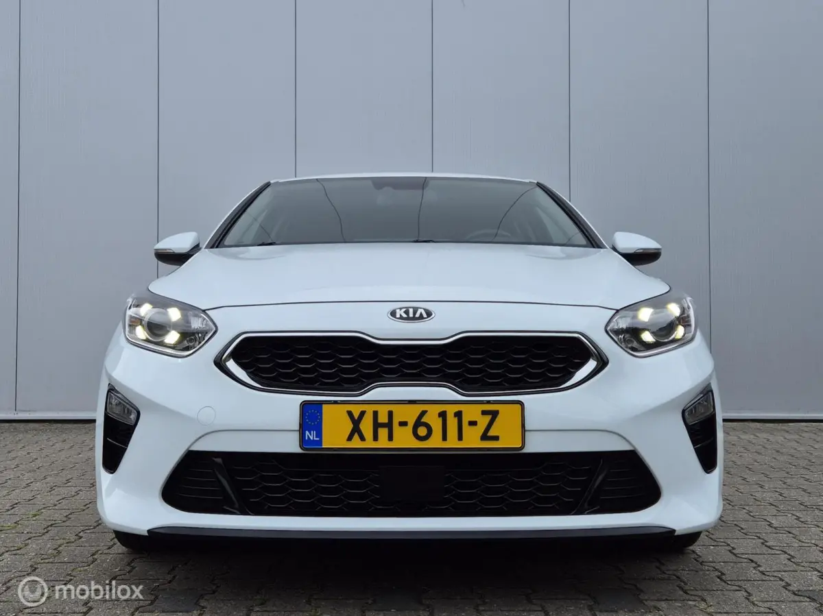 1.0 T-GDI DYNAMICPLUSLINE/CAMERA/KEYLESS/STOEL-STUURVERW/HALF-LEDER/16''LMV/CARPLAY/NAVI