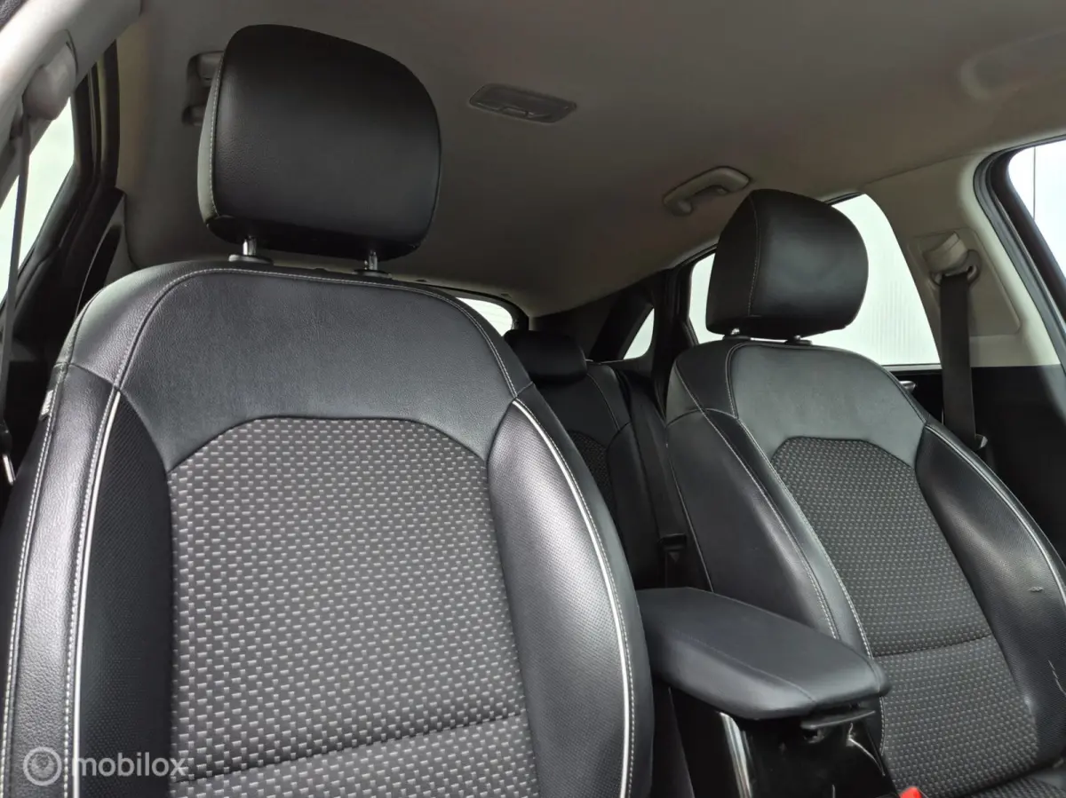 1.0 T-GDI DYNAMICPLUSLINE/CAMERA/KEYLESS/STOEL-STUURVERW/HALF-LEDER/16''LMV/CARPLAY/NAVI