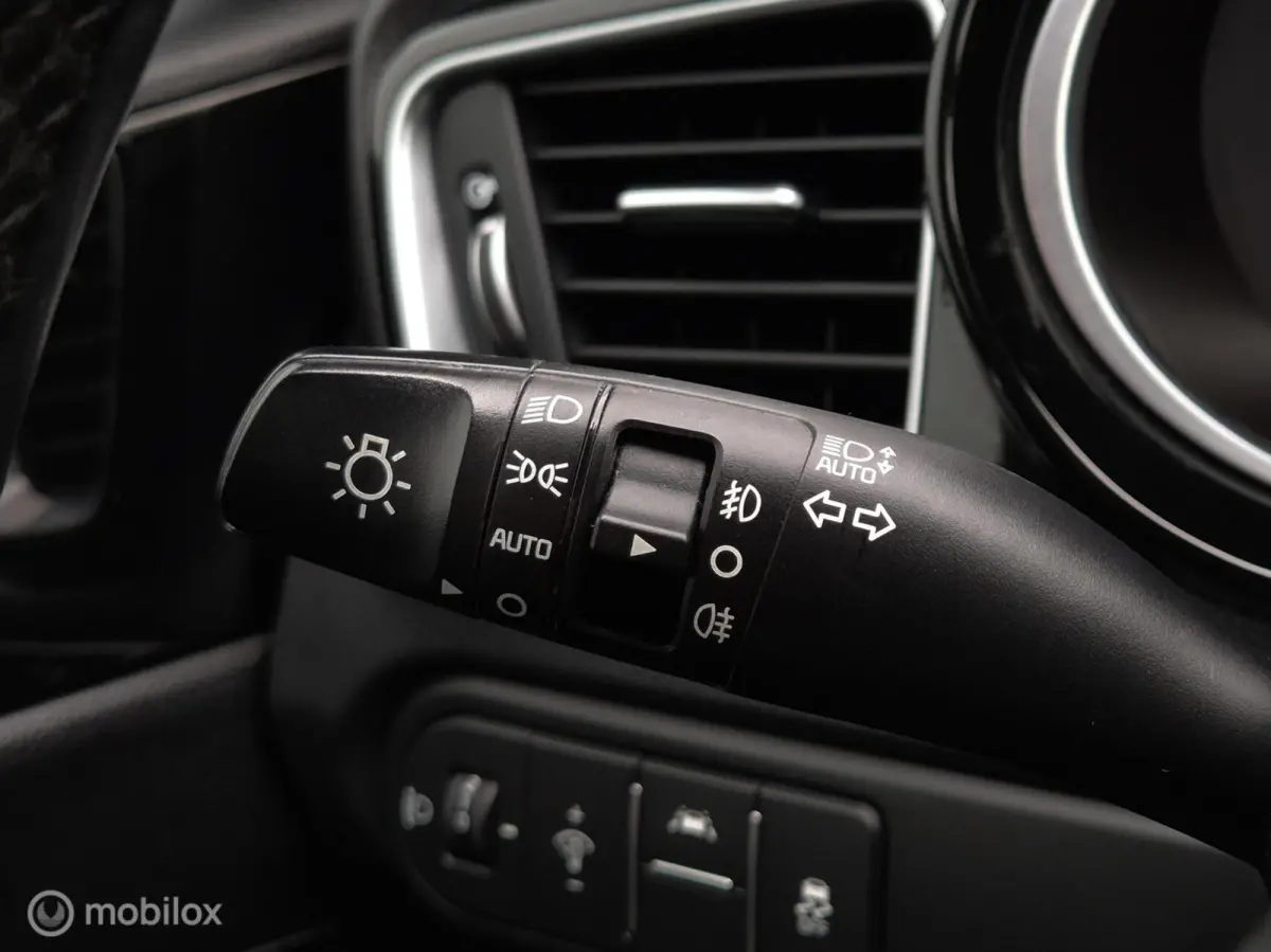 1.0 T-GDI DYNAMICPLUSLINE/CAMERA/KEYLESS/STOEL-STUURVERW/HALF-LEDER/16''LMV/CARPLAY/NAVI