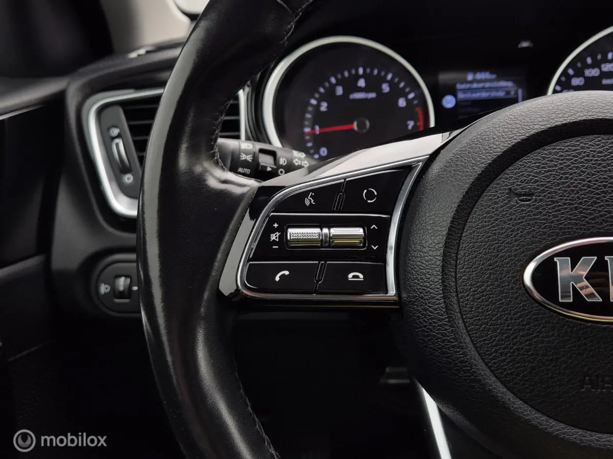 1.0 T-GDI DYNAMICPLUSLINE/CAMERA/KEYLESS/STOEL-STUURVERW/HALF-LEDER/16''LMV/CARPLAY/NAVI