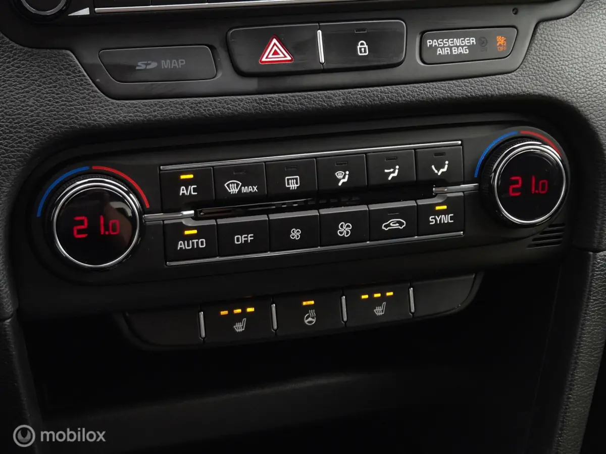 1.0 T-GDI DYNAMICPLUSLINE/CAMERA/KEYLESS/STOEL-STUURVERW/HALF-LEDER/16''LMV/CARPLAY/NAVI