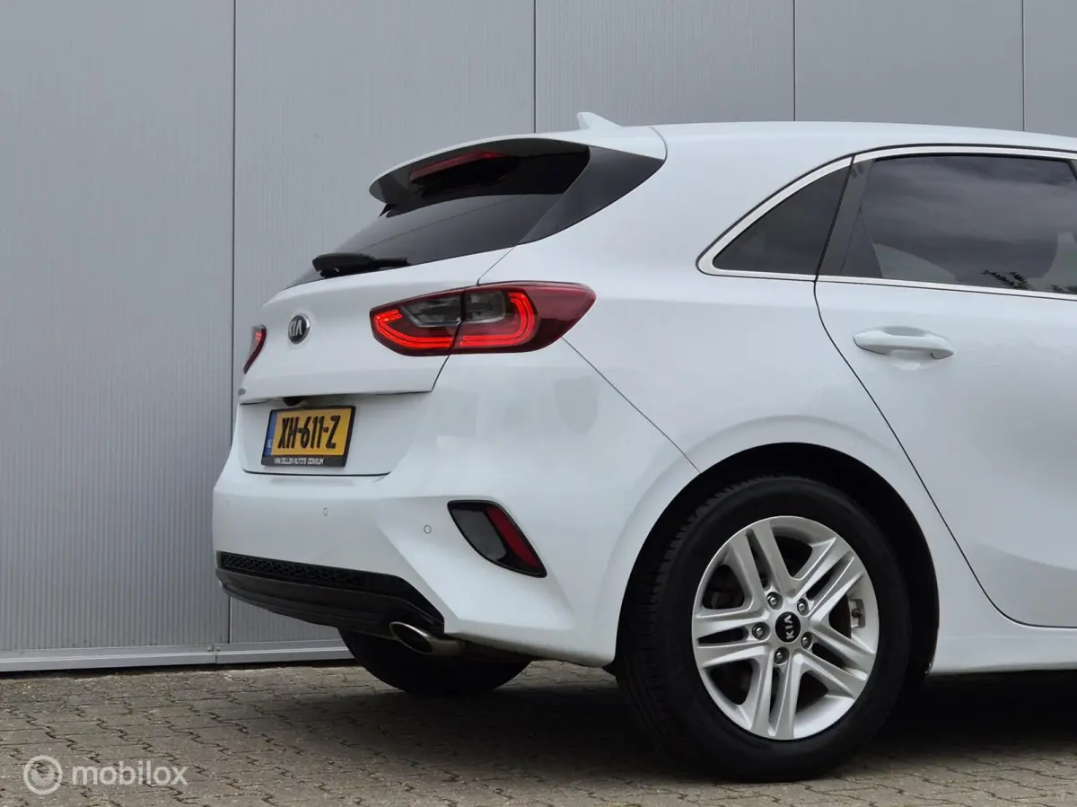 1.0 T-GDI DYNAMICPLUSLINE/CAMERA/KEYLESS/STOEL-STUURVERW/HALF-LEDER/16''LMV/CARPLAY/NAVI