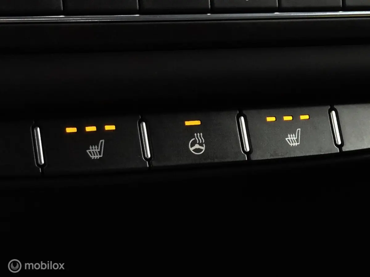 1.0 T-GDI DYNAMICPLUSLINE/CAMERA/KEYLESS/STOEL-STUURVERW/HALF-LEDER/16''LMV/CARPLAY/NAVI
