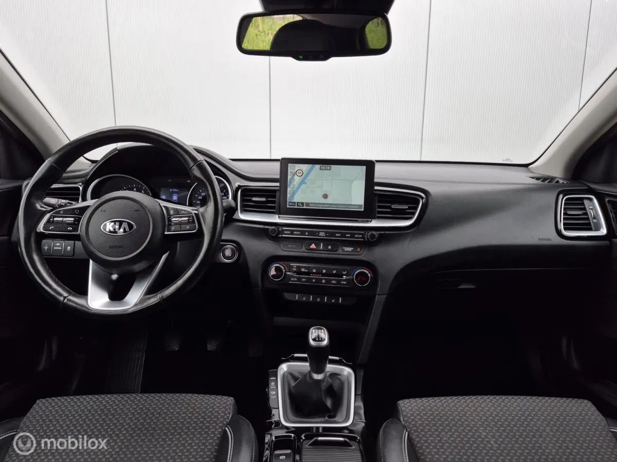 1.0 T-GDI DYNAMICPLUSLINE/CAMERA/KEYLESS/STOEL-STUURVERW/HALF-LEDER/16''LMV/CARPLAY/NAVI