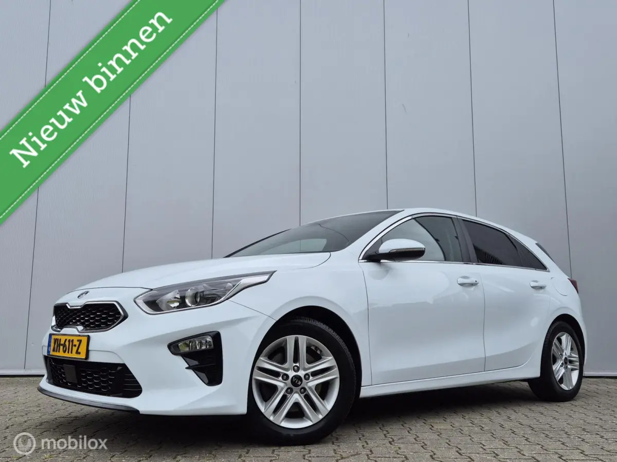 1.0 T-GDI DYNAMICPLUSLINE/CAMERA/KEYLESS/STOEL-STUURVERW/HALF-LEDER/16''LMV/CARPLAY/NAVI