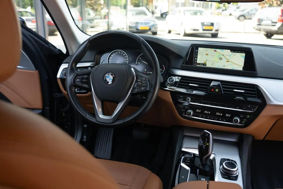 520i High Executive|Automaat|2e Eig|Leder|M-Sport|Camera|Volledig Onderhouden
