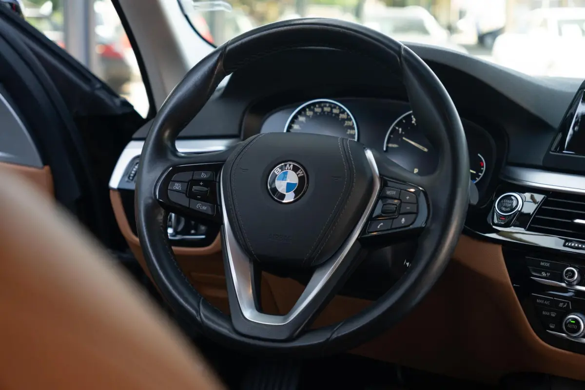 520i High Executive|Automaat|2e Eig|Leder|M-Sport|Camera|Volledig Onderhouden