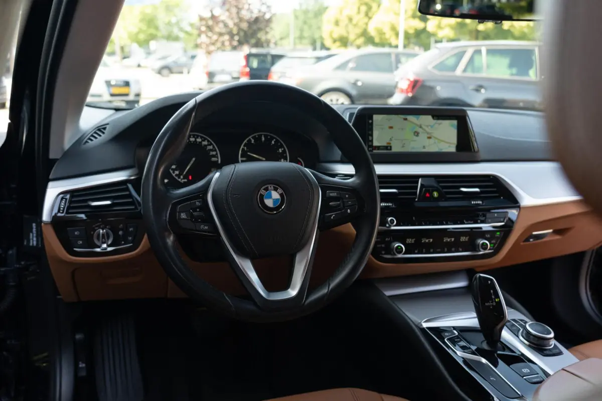 520i High Executive|Automaat|2e Eig|Leder|M-Sport|Camera|Volledig Onderhouden