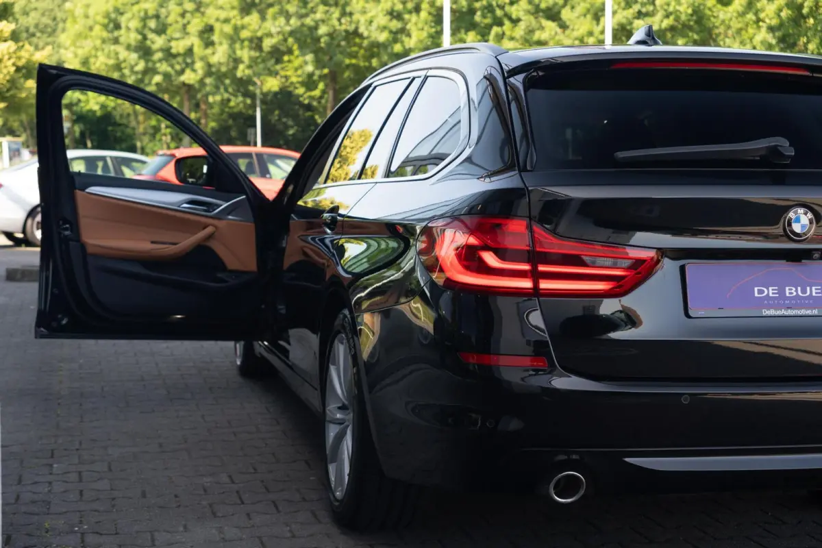 520i High Executive|Automaat|2e Eig|Leder|M-Sport|Camera|Volledig Onderhouden