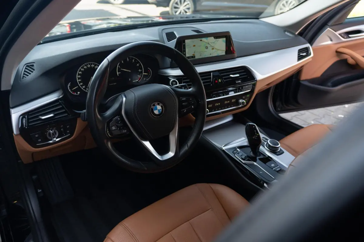 520i High Executive|Automaat|2e Eig|Leder|M-Sport|Camera|Volledig Onderhouden
