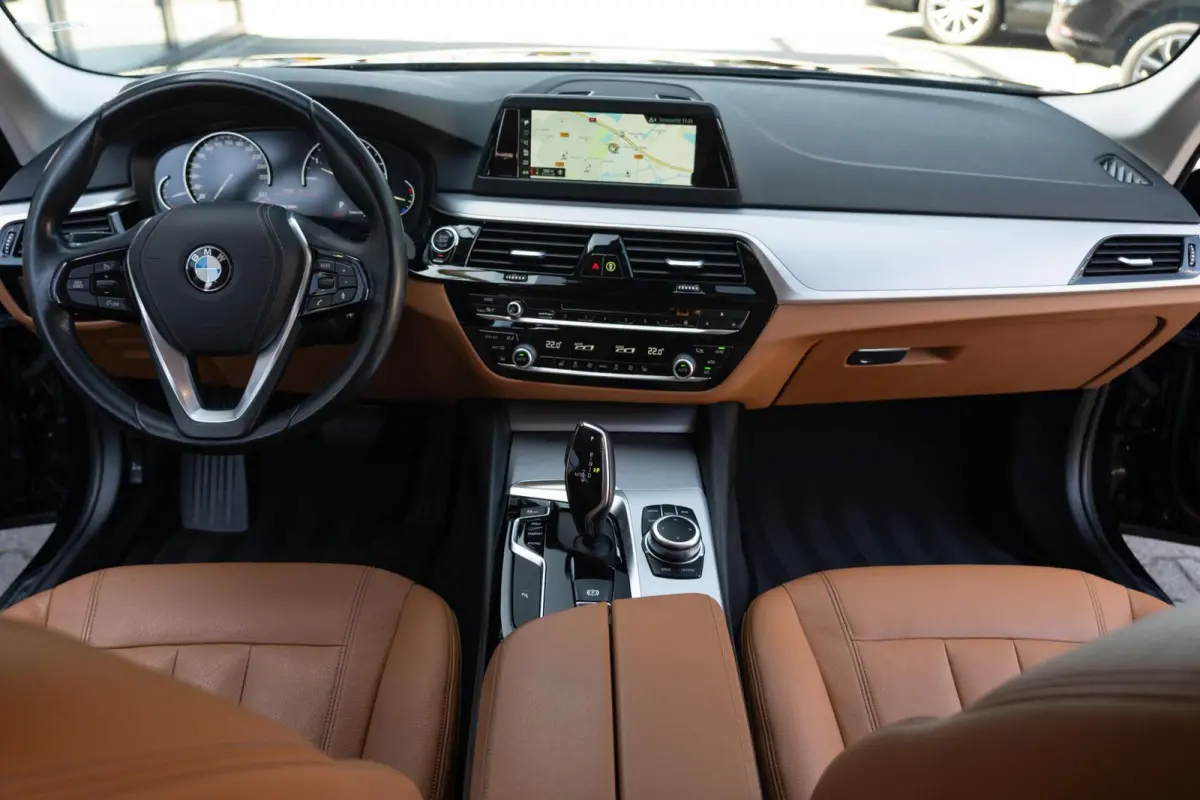 520i High Executive|Automaat|2e Eig|Leder|M-Sport|Camera|Volledig Onderhouden