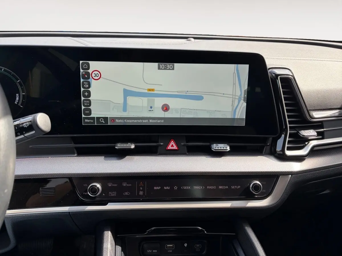 1.6 T-GDi Plug-in Hybrid AWD DynamicLine Luxury | Stoel- en stuurverwarming | Elektrisch verstelbare voorstoelen | Stoelverwarming achter | Achteruitrijcamera | Parkeersensoren voor- en acht
