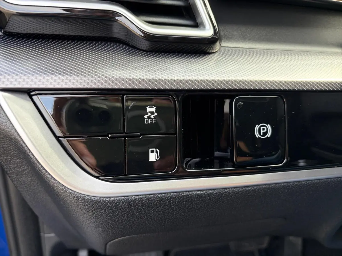 1.6 T-GDi Plug-in Hybrid AWD DynamicLine Luxury | Stoel- en stuurverwarming | Elektrisch verstelbare voorstoelen | Stoelverwarming achter | Achteruitrijcamera | Parkeersensoren voor- en acht