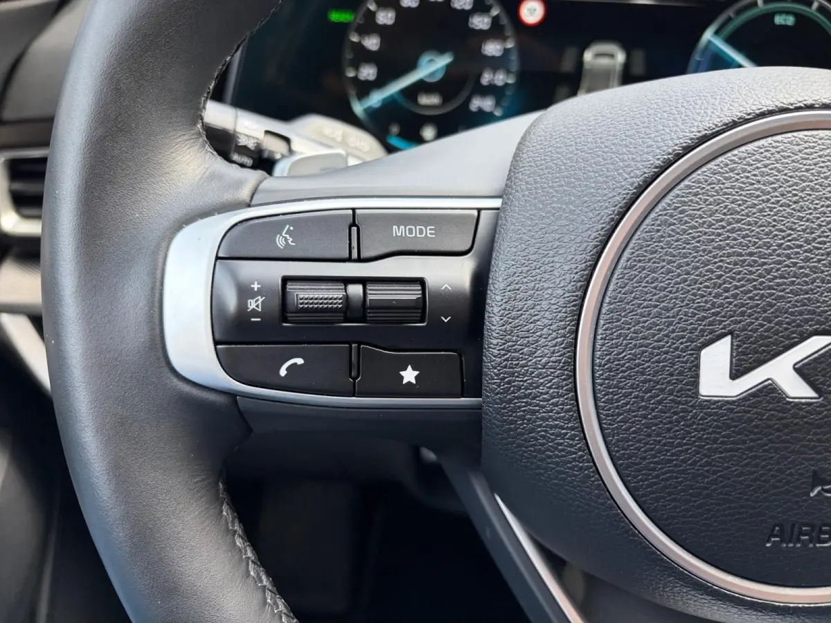 1.6 T-GDi Plug-in Hybrid AWD DynamicLine Luxury | Stoel- en stuurverwarming | Elektrisch verstelbare voorstoelen | Stoelverwarming achter | Achteruitrijcamera | Parkeersensoren voor- en acht