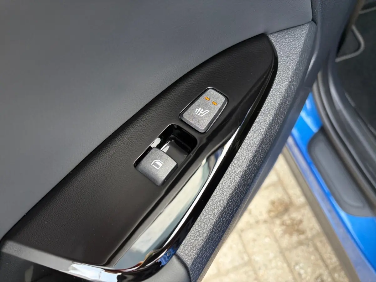1.6 T-GDi Plug-in Hybrid AWD DynamicLine Luxury | Stoel- en stuurverwarming | Elektrisch verstelbare voorstoelen | Stoelverwarming achter | Achteruitrijcamera | Parkeersensoren voor- en acht
