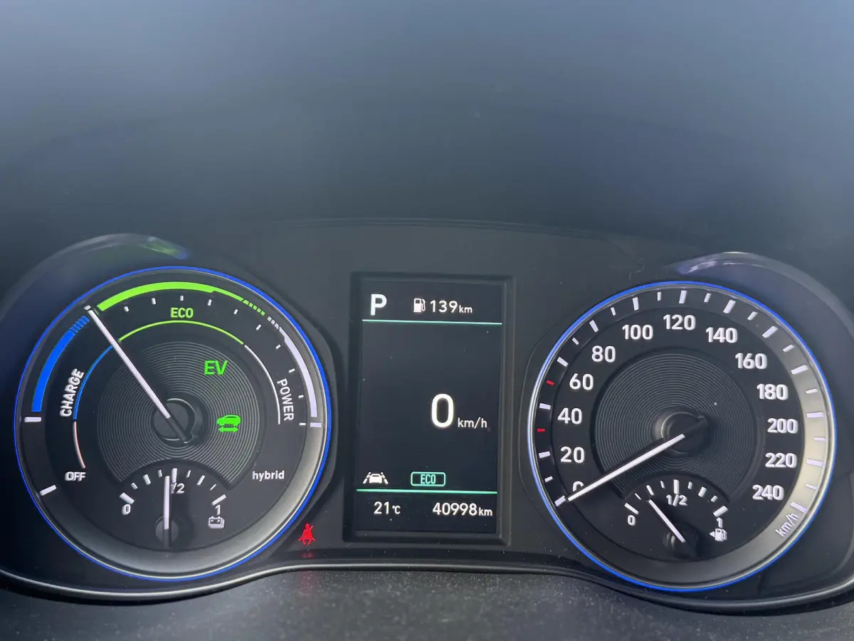 1.6 GDI HEV Premium | WORDT VERWACHT | NAVIGATIE | ACHTERUITRIJCAMERA | BLEUTOOTH | PARKEERSENSOREN |