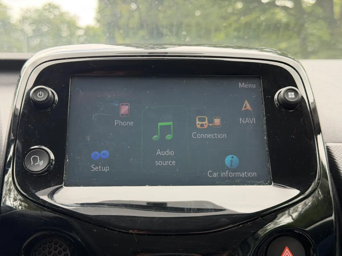 1.0VTi Shine 5Drs | Carplay | Camera | NAP! | DAB