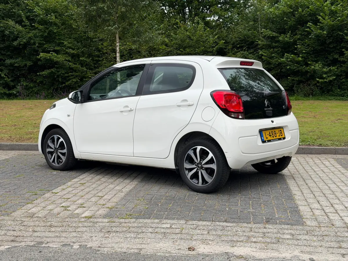 1.0VTi Shine 5Drs | Carplay | Camera | NAP! | DAB