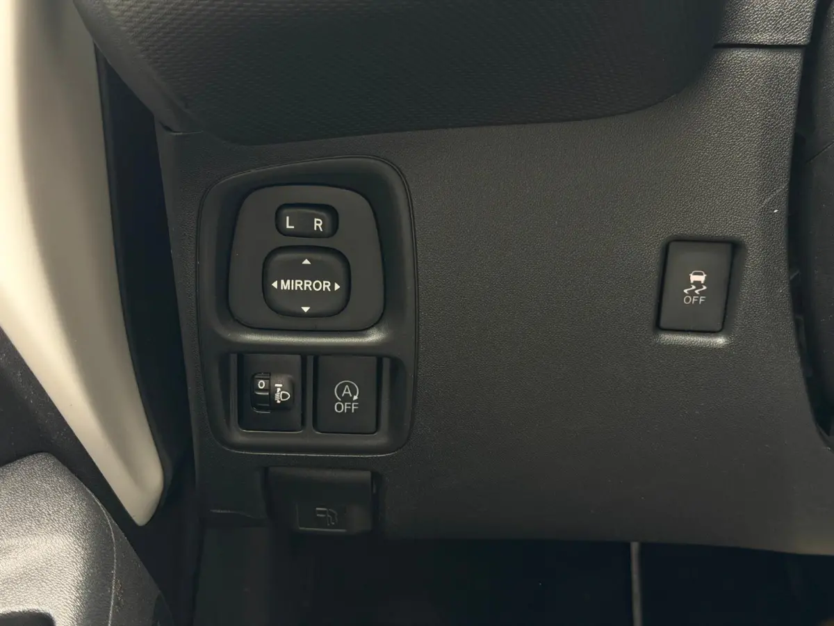 1.0VTi Shine 5Drs | Carplay | Camera | NAP! | DAB
