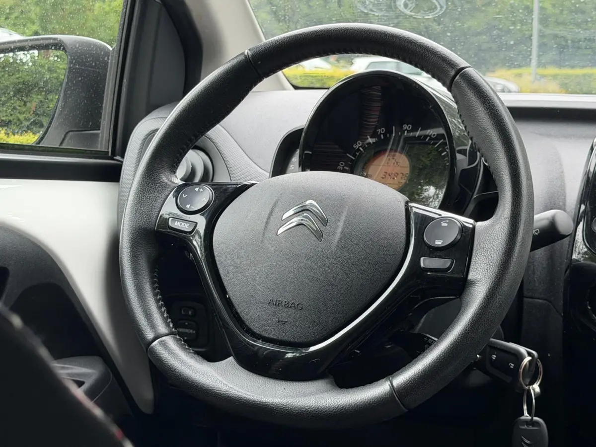 1.0VTi Shine 5Drs | Carplay | Camera | NAP! | DAB