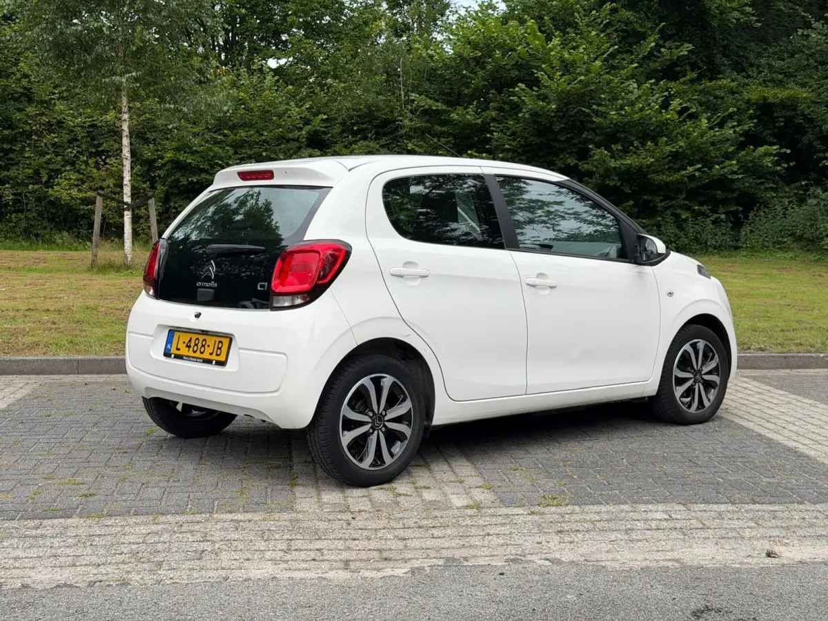 1.0VTi Shine 5Drs | Carplay | Camera | NAP! | DAB
