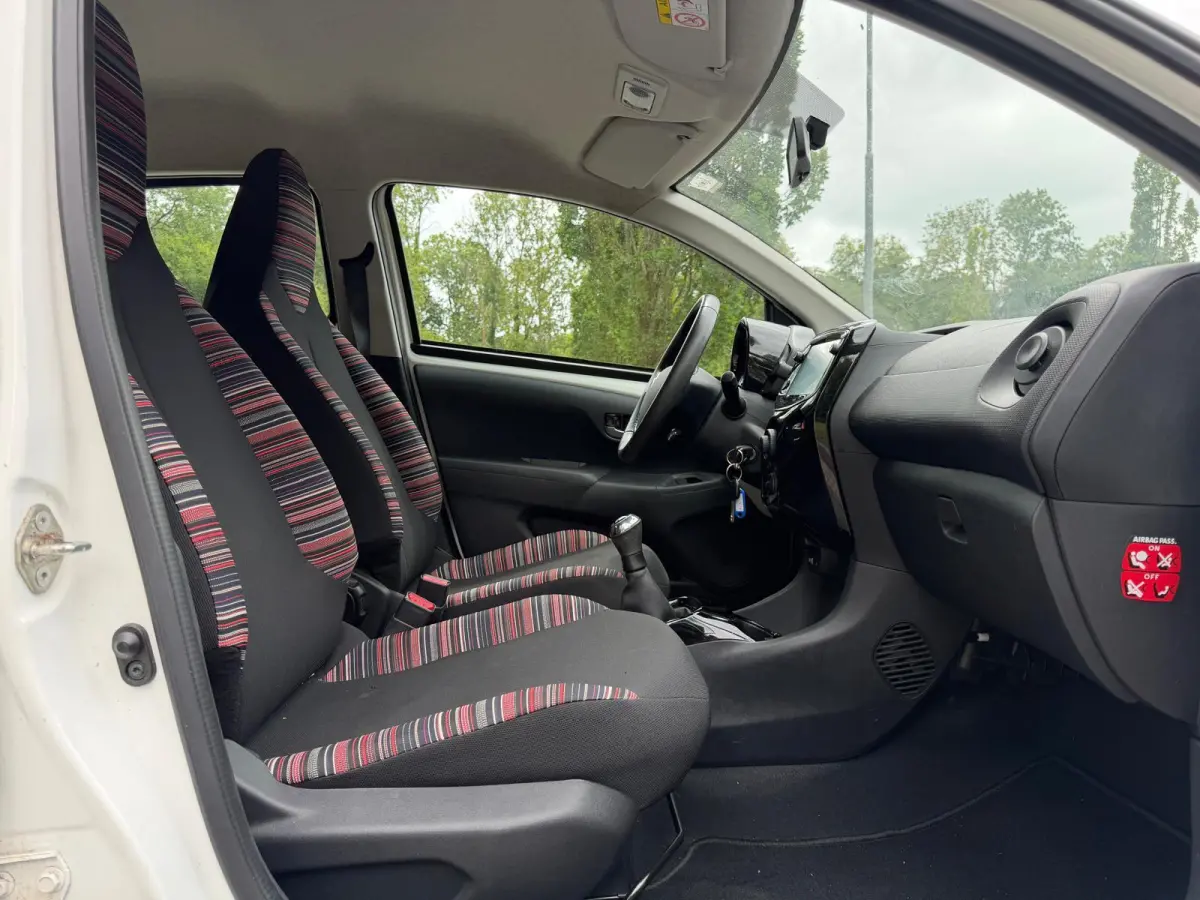 1.0VTi Shine 5Drs | Carplay | Camera | NAP! | DAB