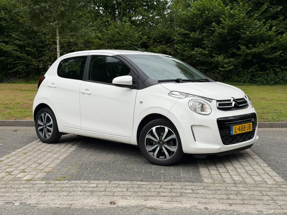 1.0VTi Shine 5Drs | Carplay | Camera | NAP! | DAB