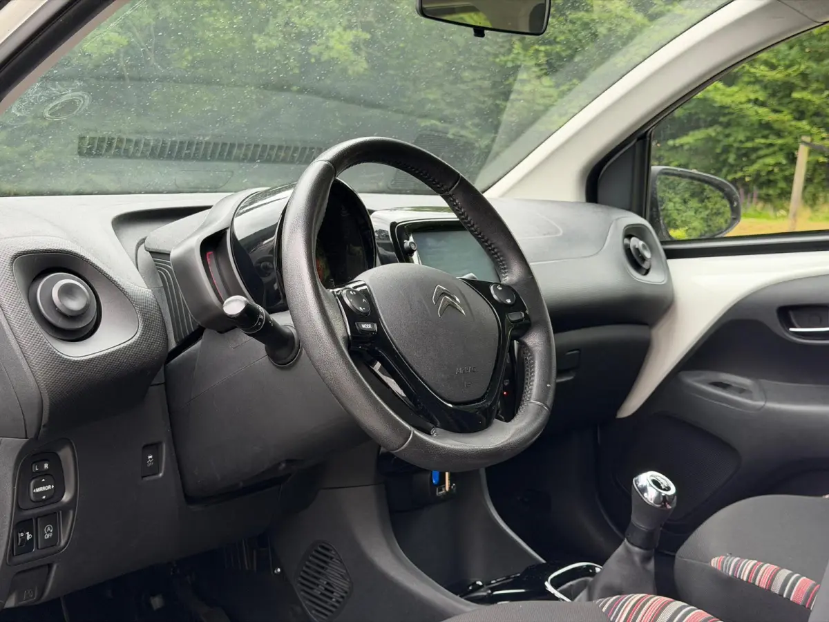 1.0VTi Shine 5Drs | Carplay | Camera | NAP! | DAB