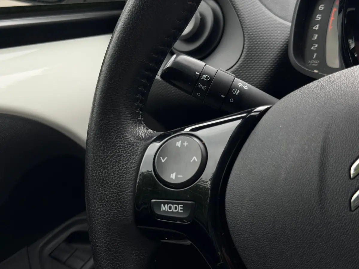 1.0VTi Shine 5Drs | Carplay | Camera | NAP! | DAB