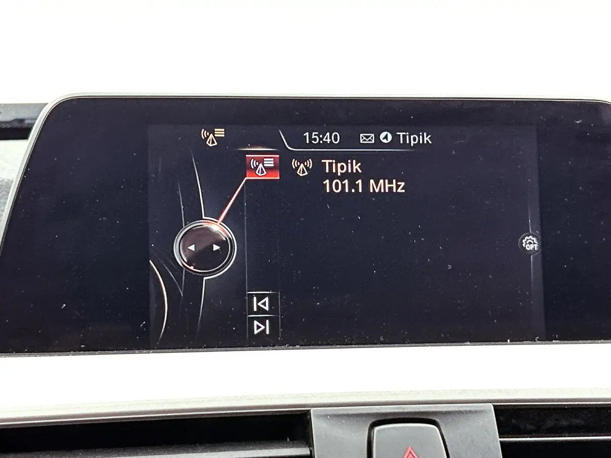 318i Executive (NAVIGATIE, LED, PDC, CLIMA, STUURBEDIENING, MULTIMEDIA)