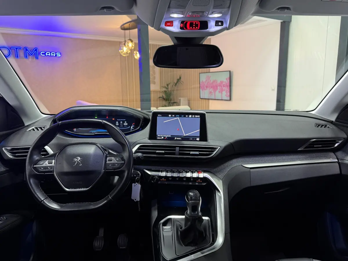 130PK |Trekhaak| Style |Led|Navi| 7-Zits | Parelmoer | Cruise Control |Airco