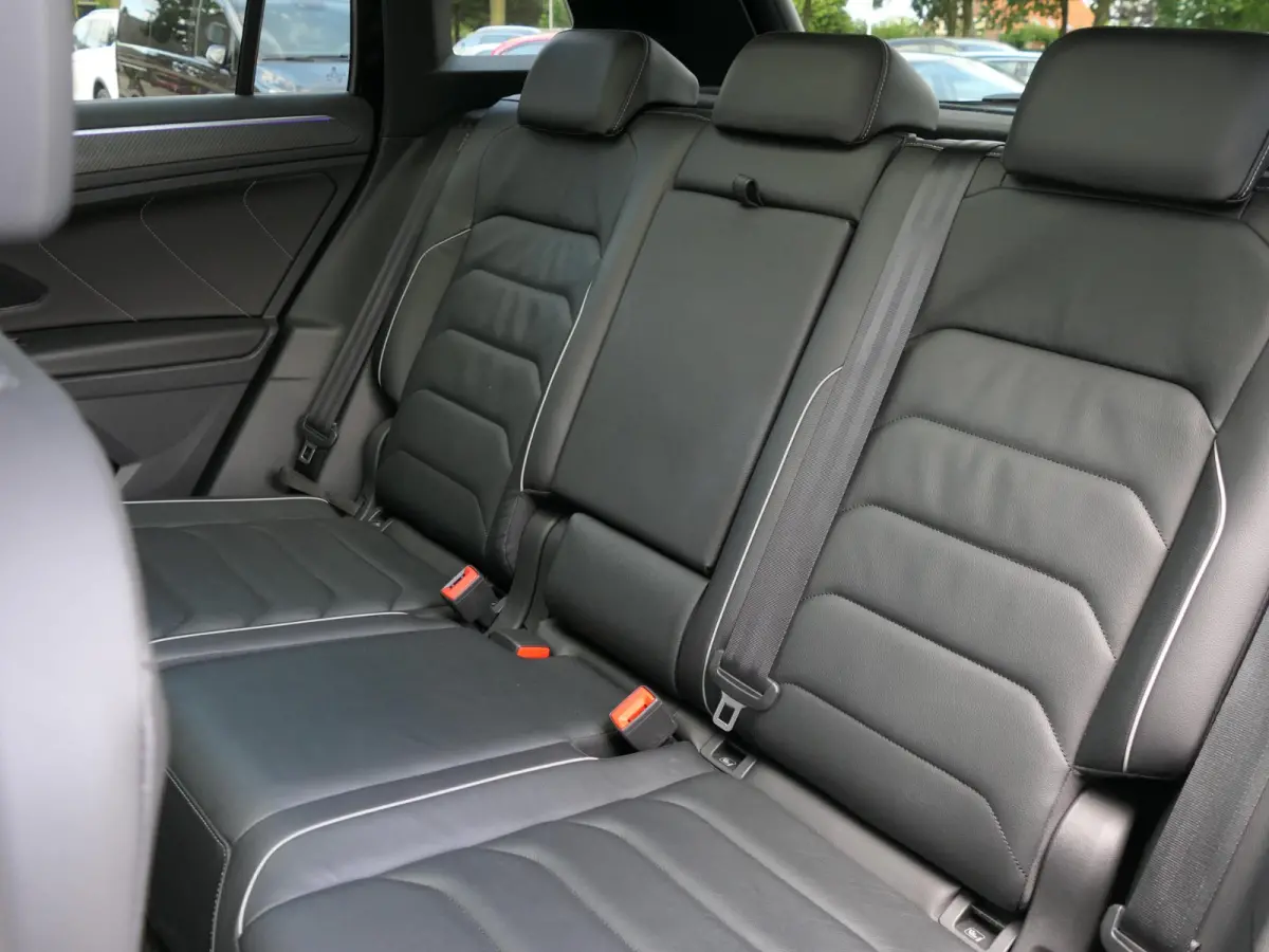 1.4 TSI eHybrid R-Line Business+ | Leder | Panoramadak | Memory | Trekhaak | Head-up display | Discover Pro | Elektrische achterklep | Apple-/Android Carplay | ACC | Dodehoek detectie | Stoe
