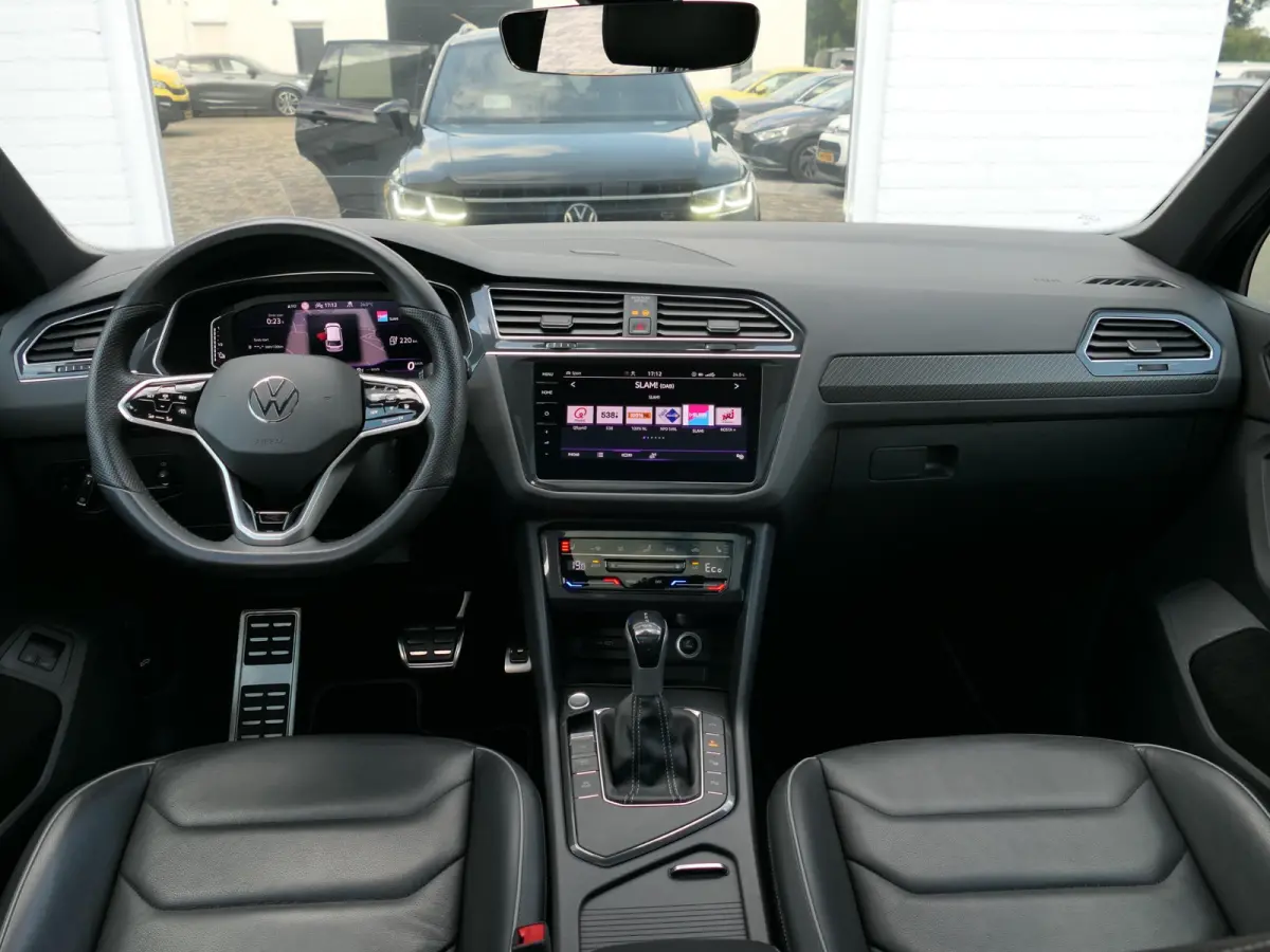 1.4 TSI eHybrid R-Line Business+ | Leder | Panoramadak | Memory | Trekhaak | Head-up display | Discover Pro | Elektrische achterklep | Apple-/Android Carplay | ACC | Dodehoek detectie | Stoe