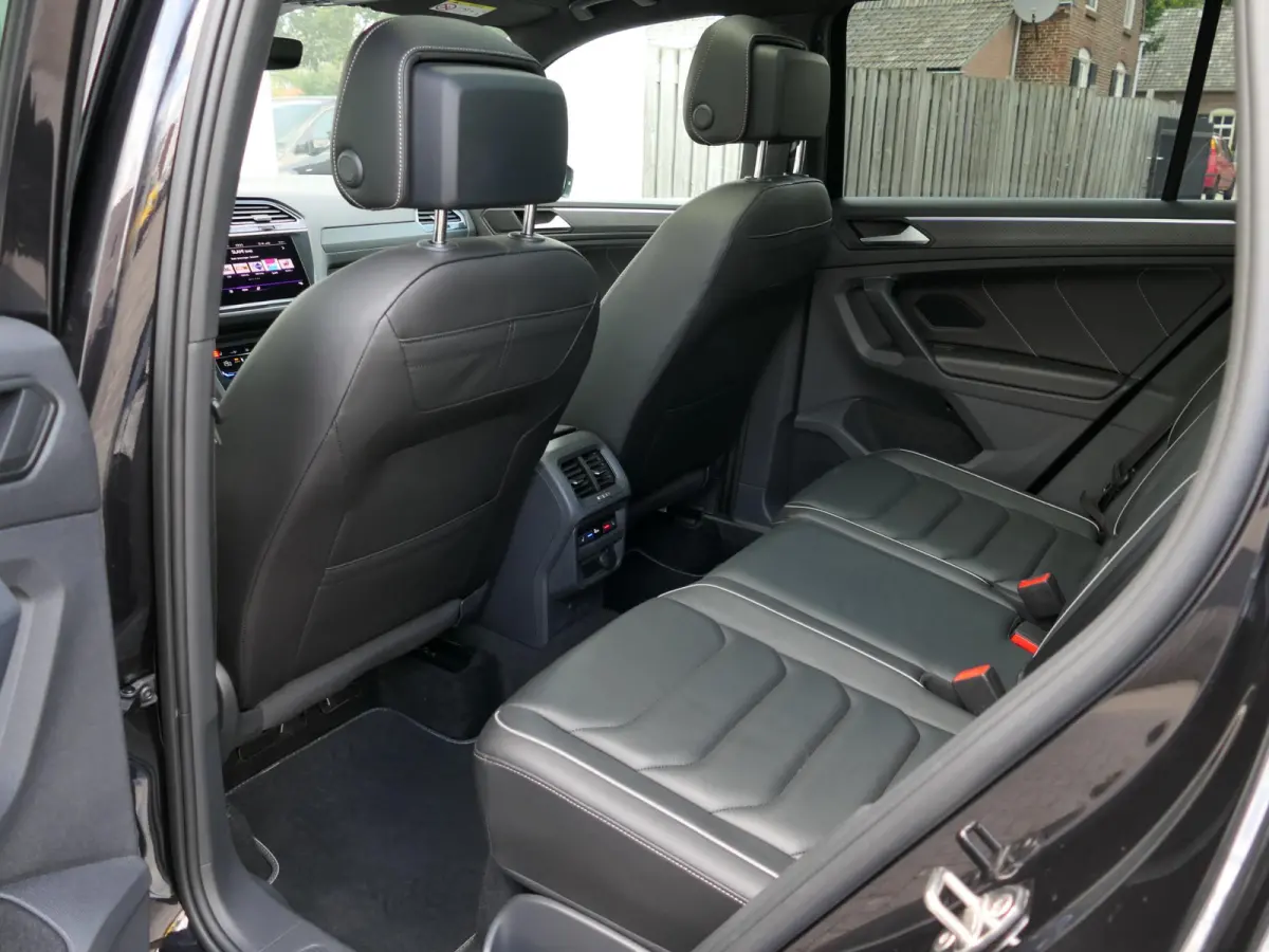 1.4 TSI eHybrid R-Line Business+ | Leder | Panoramadak | Memory | Trekhaak | Head-up display | Discover Pro | Elektrische achterklep | Apple-/Android Carplay | ACC | Dodehoek detectie | Stoe