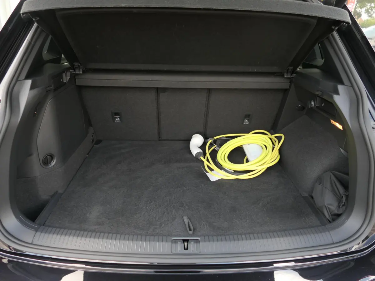 1.4 TSI eHybrid R-Line Business+ | Leder | Panoramadak | Memory | Trekhaak | Head-up display | Discover Pro | Elektrische achterklep | Apple-/Android Carplay | ACC | Dodehoek detectie | Stoe