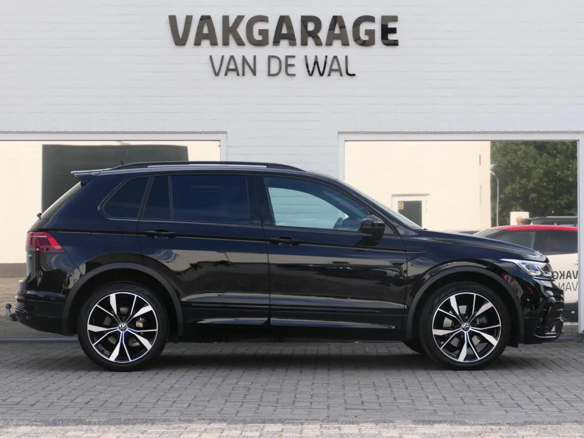 1.4 TSI eHybrid R-Line Business+ | Leder | Panoramadak | Memory | Trekhaak | Head-up display | Discover Pro | Elektrische achterklep | Apple-/Android Carplay | ACC | Dodehoek detectie | Stoe
