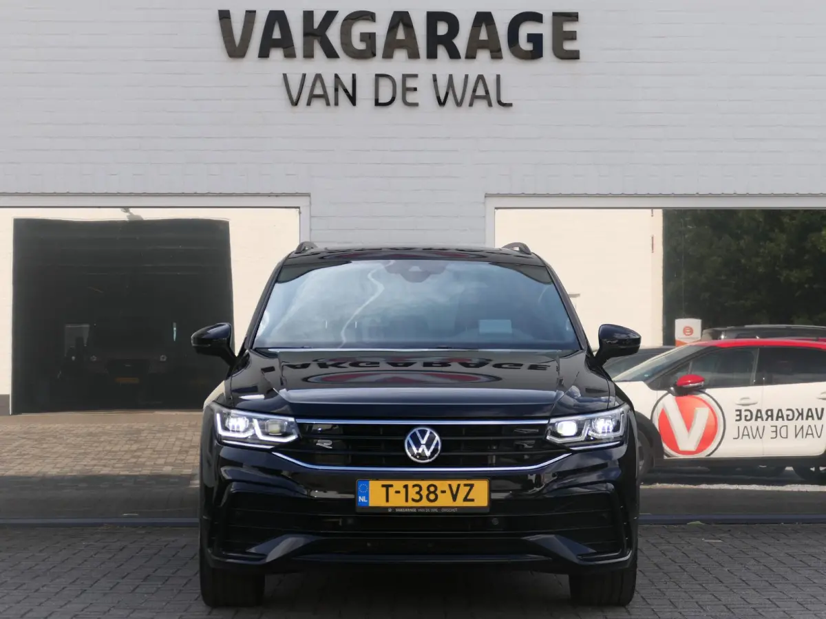 1.4 TSI eHybrid R-Line Business+ | Leder | Panoramadak | Memory | Trekhaak | Head-up display | Discover Pro | Elektrische achterklep | Apple-/Android Carplay | ACC | Dodehoek detectie | Stoe