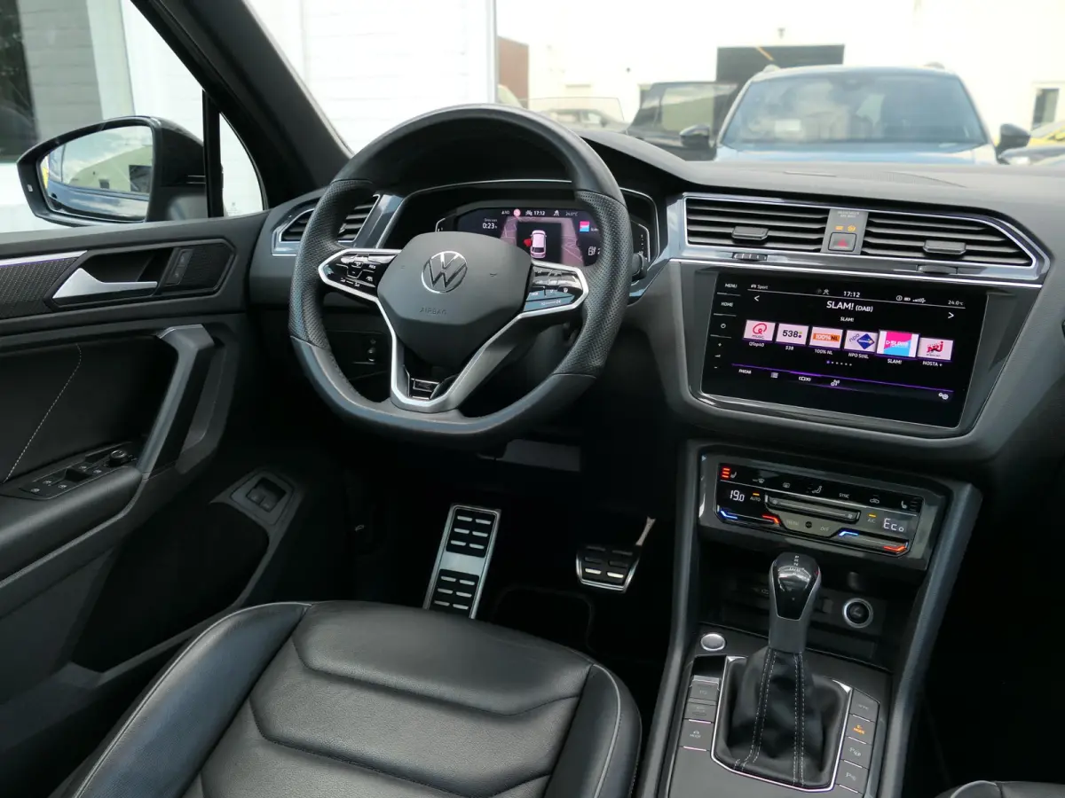 1.4 TSI eHybrid R-Line Business+ | Leder | Panoramadak | Memory | Trekhaak | Head-up display | Discover Pro | Elektrische achterklep | Apple-/Android Carplay | ACC | Dodehoek detectie | Stoe